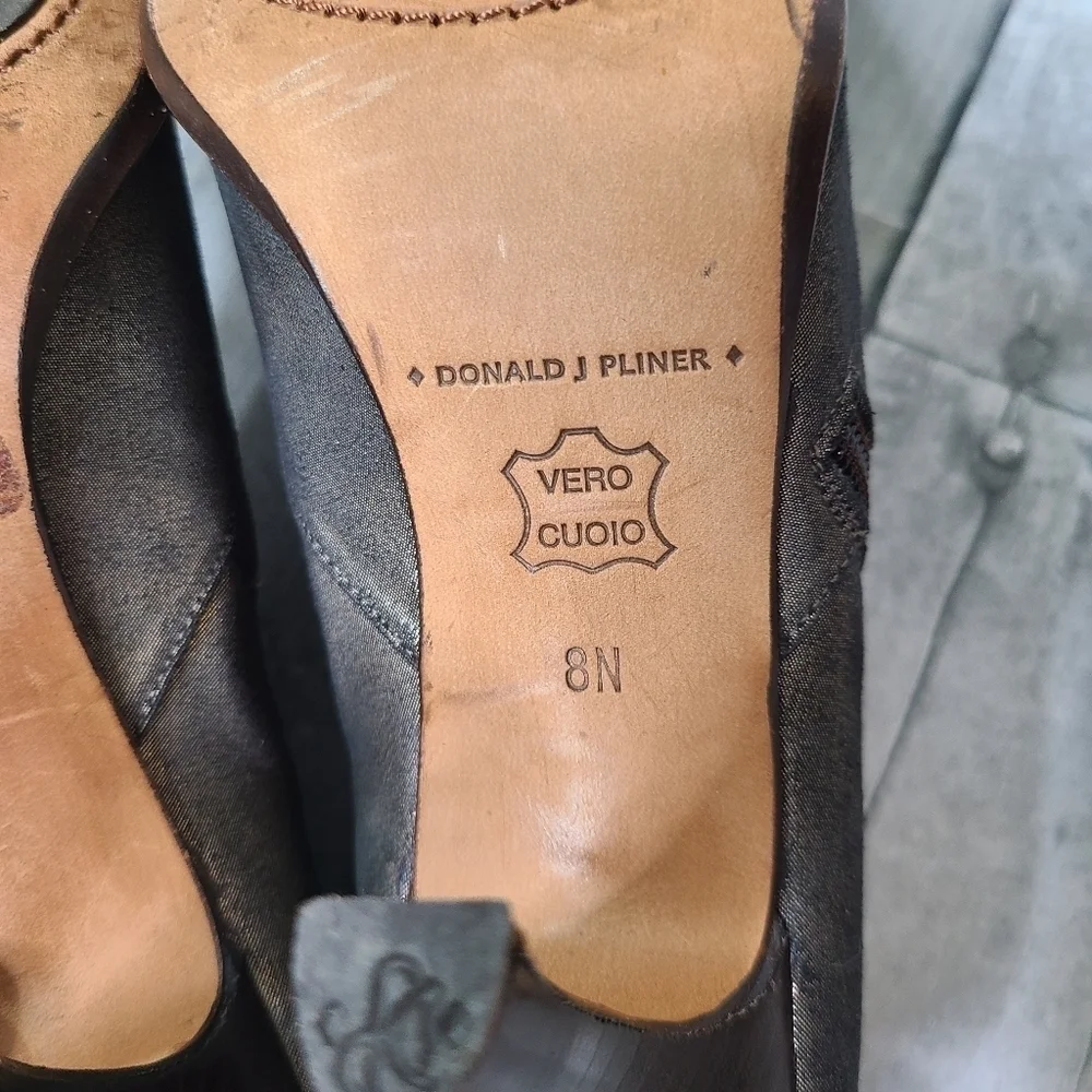 Donald J. Pliner 8N Monica Distressed Ankle Bootie